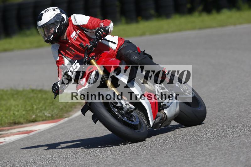 /Archiv-2024/29 12.06.2024 MOTO.CH Track Day ADR/Gruppe gelb/95